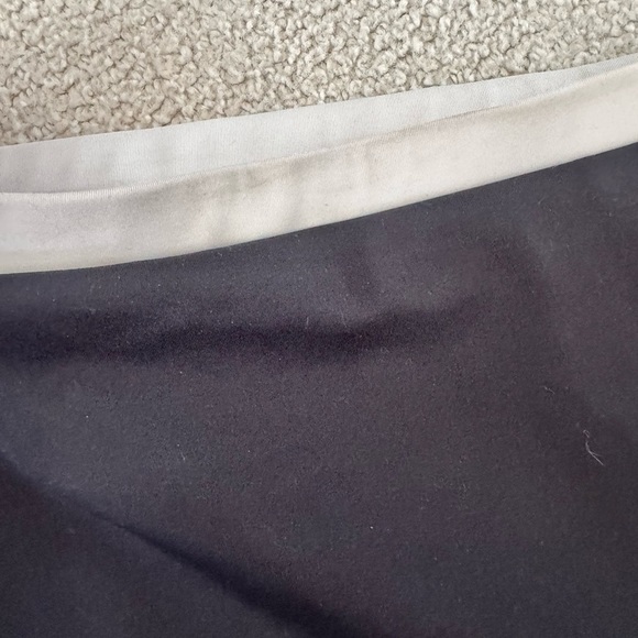 Reformation active skirt - Picture 6 of 7